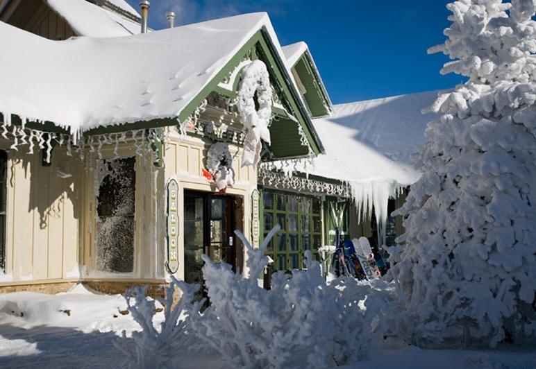 Inn At Snowshoe Bagian luar foto